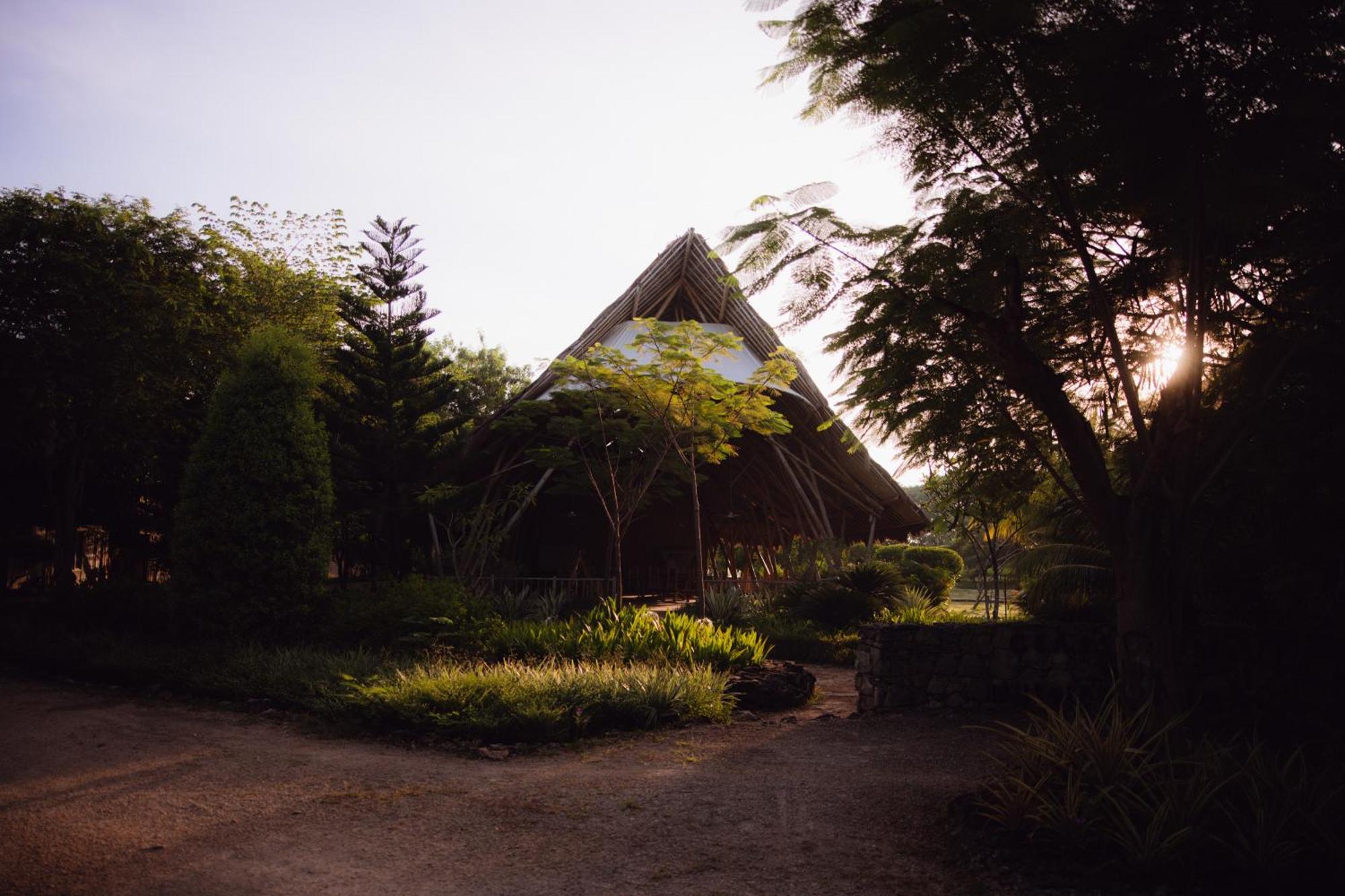Maringi Sumba By The Sumba Hospitality Foundation Waikelo Luaran gambar